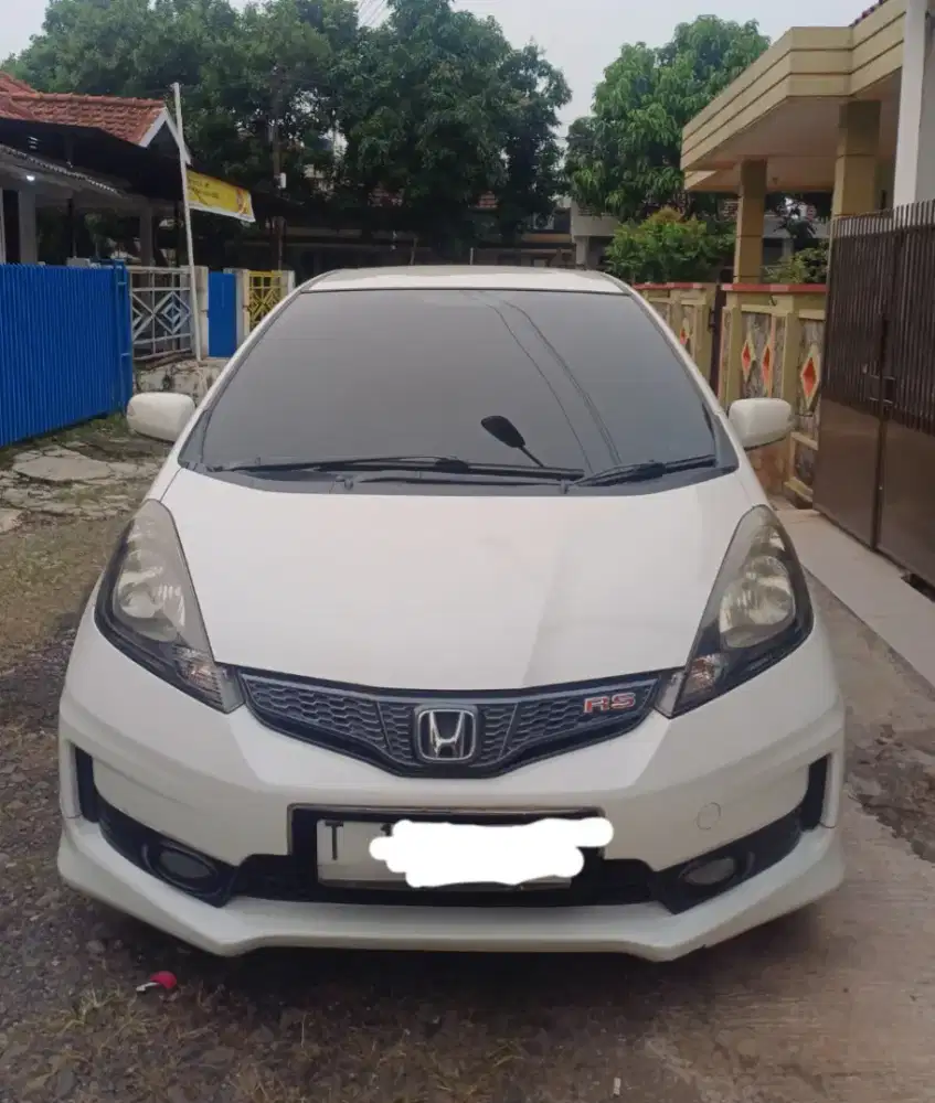 JUAL JAZZ RS 2013 AT PUTIH KONDISI ISTIMEWA