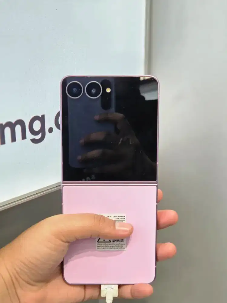 NEW SAMSUNG GALAXY Z FLIP8 12/256GB