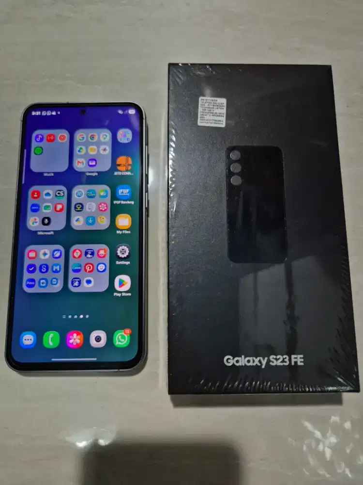 Samsung S23FE Like New