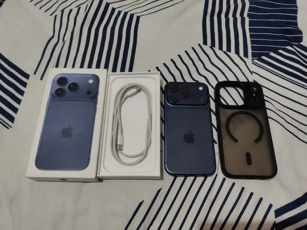 IPHONE 17 PRO 256 GB LIKENEW GARANSI IBOX PEMAKAIAN 1 BULANAN