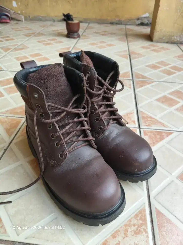 Black rino size 40