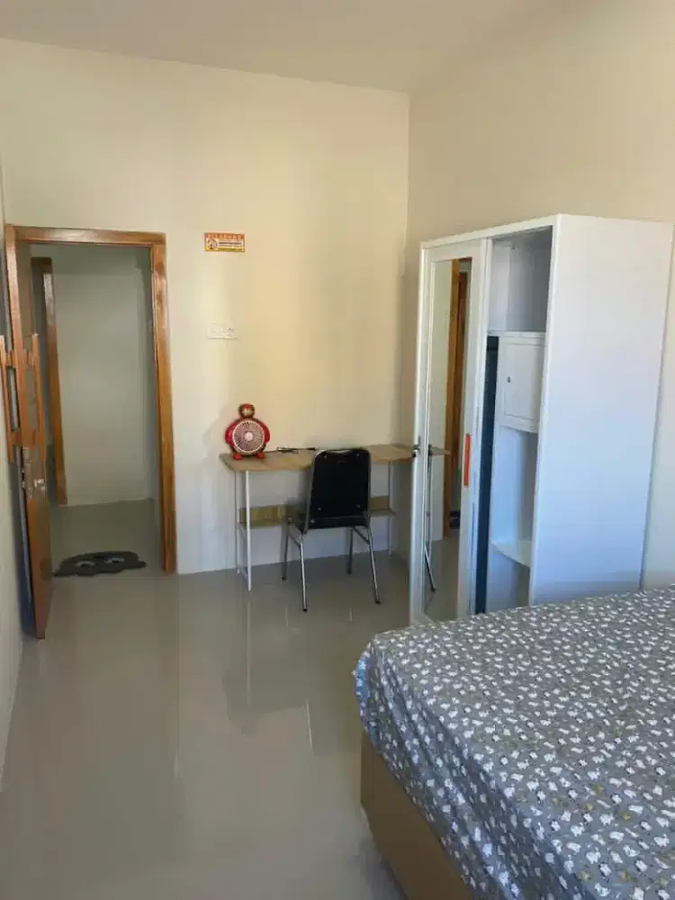 MURAH SEMOLOWARU RUMAH USAHA 2 LANTAI SIAP HUNI DEKAT PETRA TENGGILIS