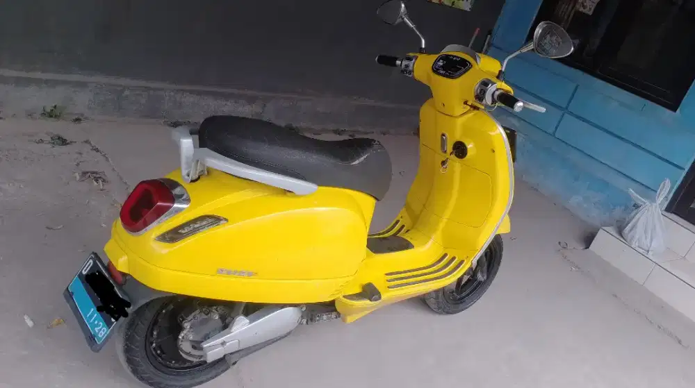 SMOOT ZUZU MOTOR LISTRIK EX CEWE TGN PERTAMA DARI BARU
