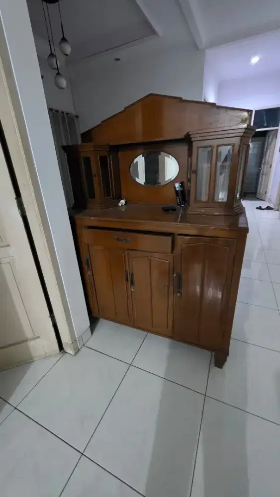Buffet Jati kuno