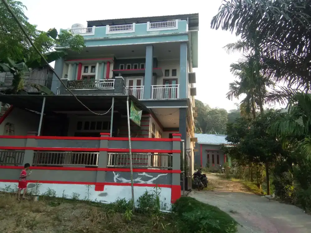 Rumah Murah 3 Lantai Loa Buah