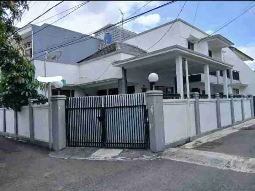 JUAL RUMAH DI TEBET JAKARTA SELATAN