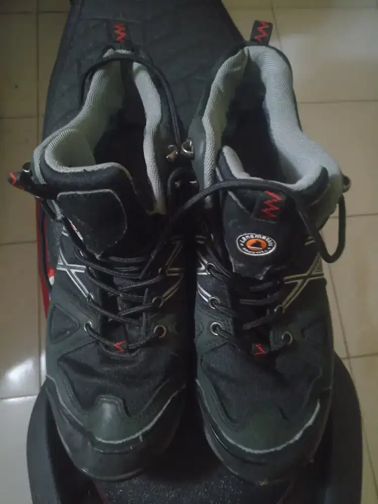 sepatu hiking outdoor LANDMASTER