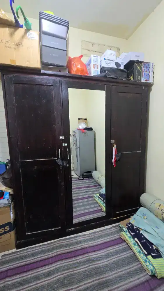 Lemari Pakaian Kayu Jati