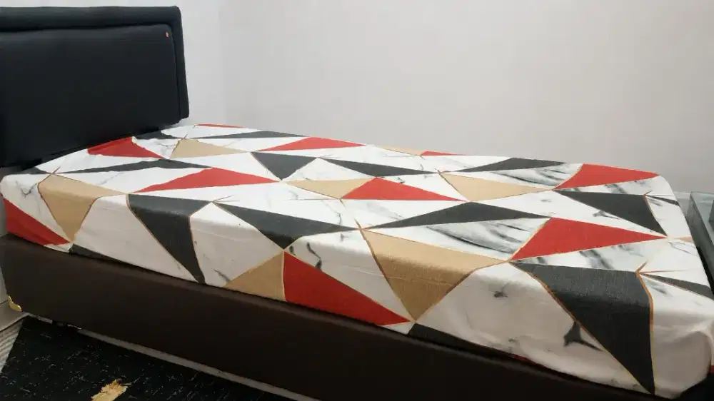 Dijual dipan+busa inoac dipakai 1 bulan
