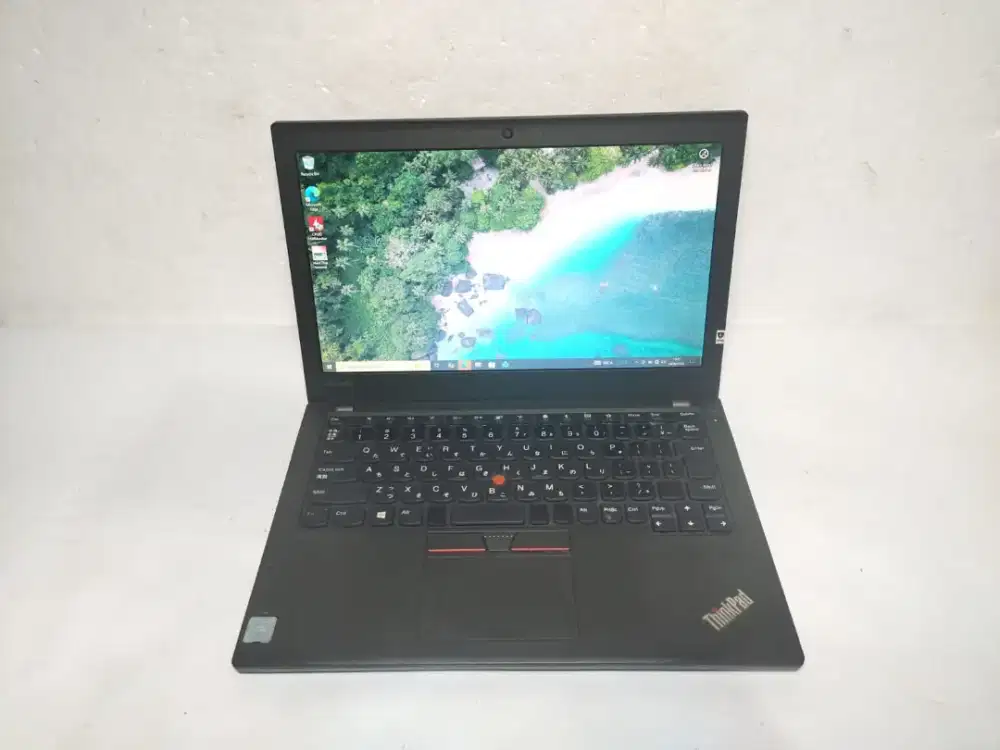 B1326 Lenovo thinkpad X270 core i3-7100U Ram 4GB ssd 256Gb double btre