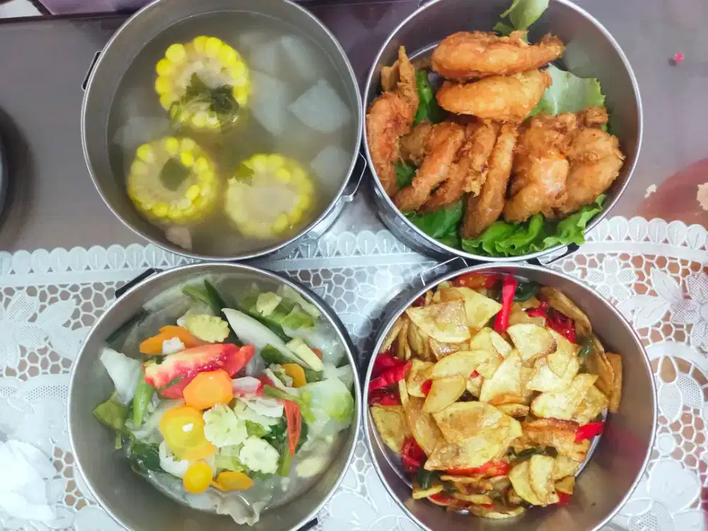 Rantangan nyonya catering