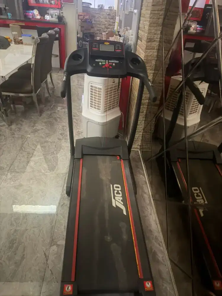 Tredmil baru di pake 4x sisa nya di simpan