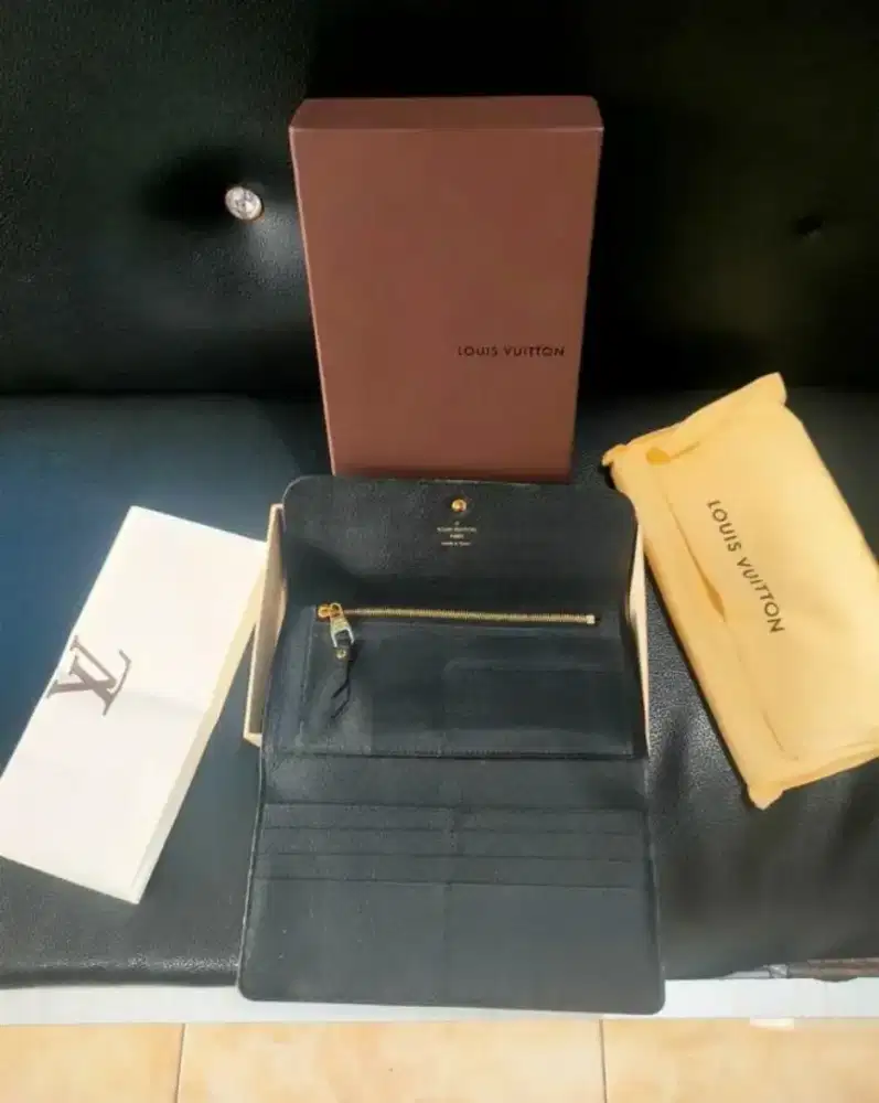 dompet louisnvuitton zippy wallet original.