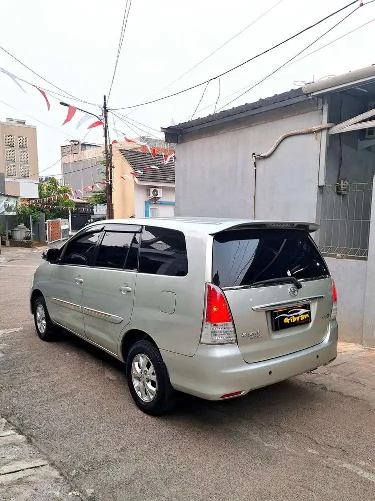 Toyota Kijang Innova 2010 Bensin