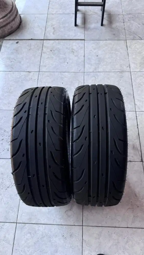 ban accelera 651 sport 225/40R18