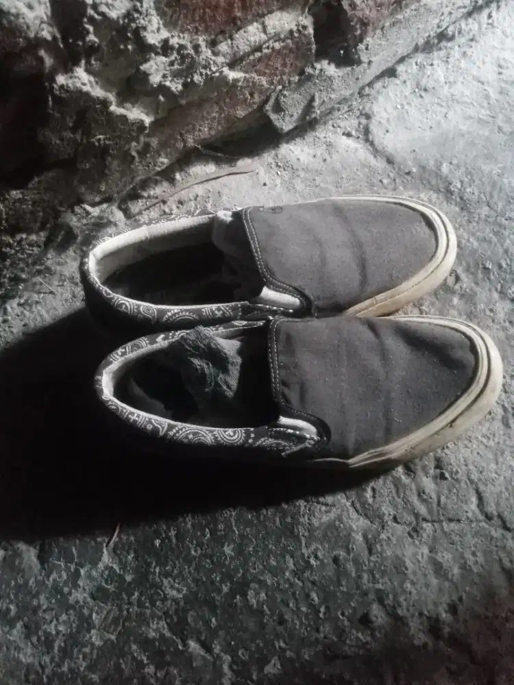 bu sepatu thunder bear