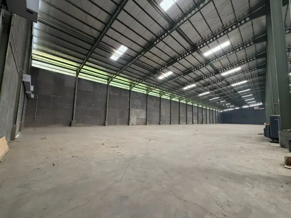 DI SEWA GUDANG DI KAWASAN INDUSTRI OPPO BAYUR TANGERANG