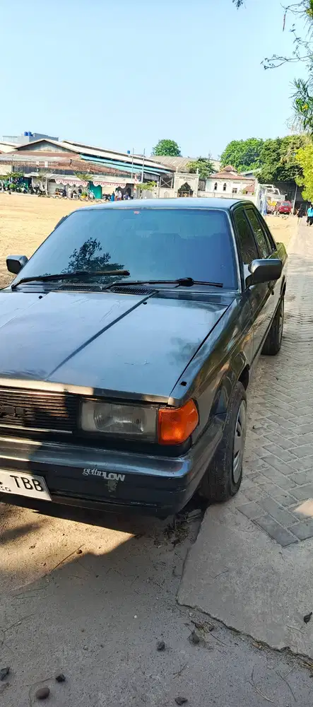 Nissan Sentra B12