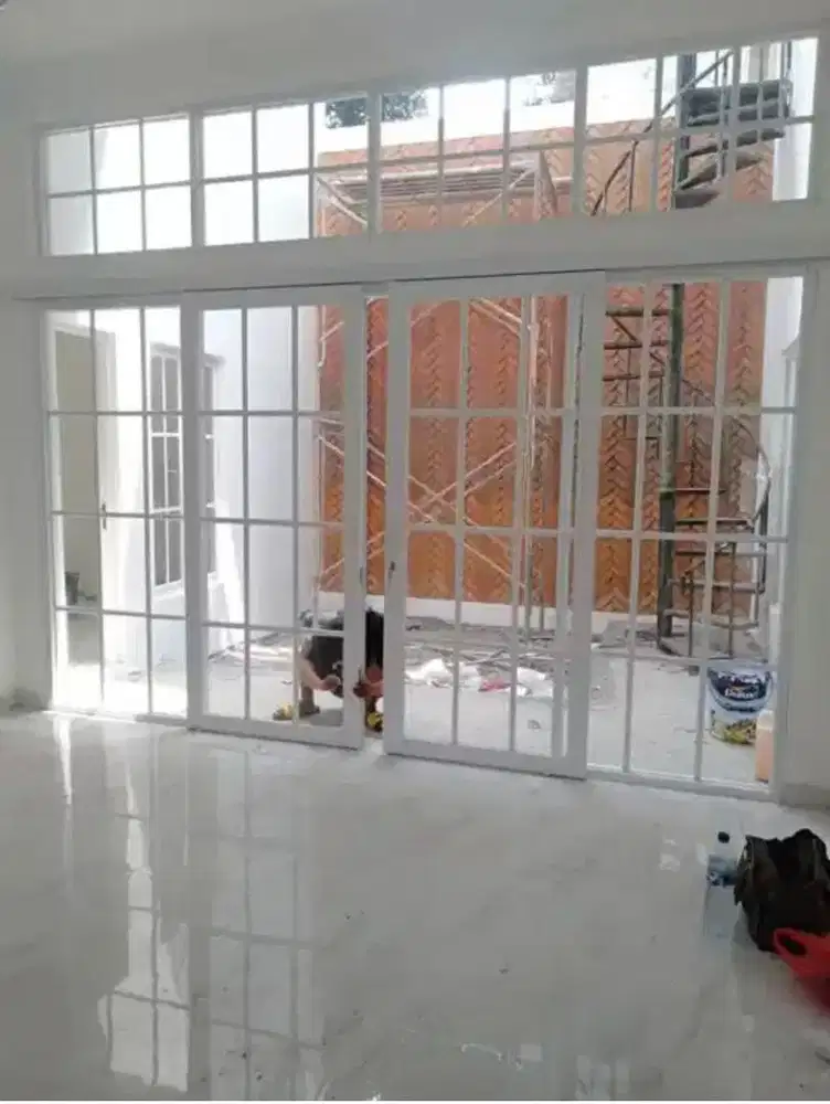 Tukang partisi kaca aluminium , servis kaca