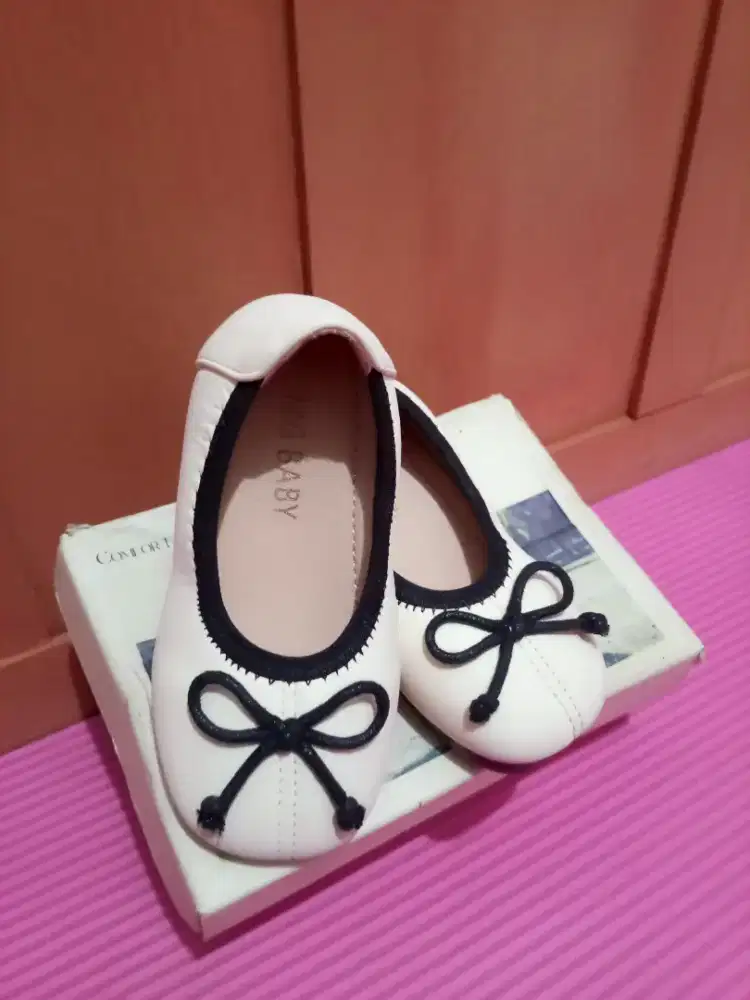 prelove sepatu pergi anak perempuan