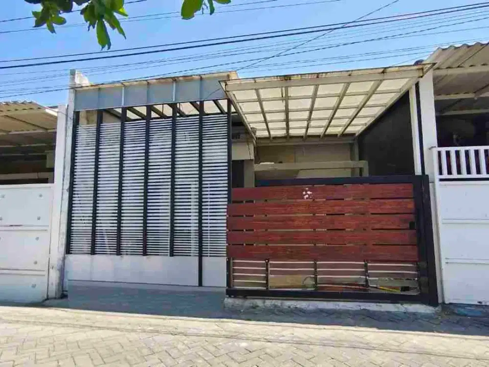 Rumah Security 24 Jam One Gate On Progress Renovasi Lokasi Strategis Gununganyar Dekat Jalan Raya Gununganyar, Merr, Kampus UPN&UINSA juga Tol Pondok Tjandra Rungkut