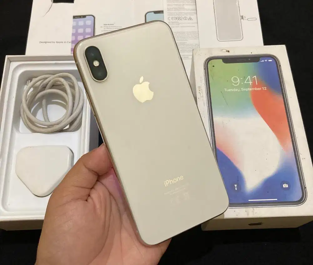 IPHONE X silver 64gb