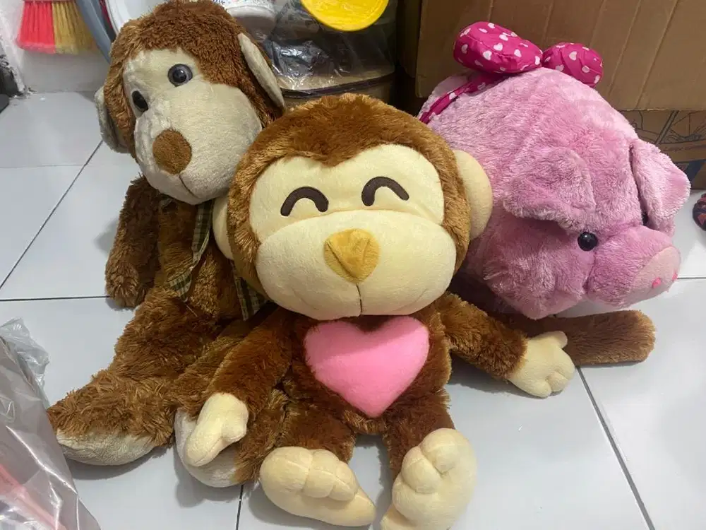 Boneka besar lucu