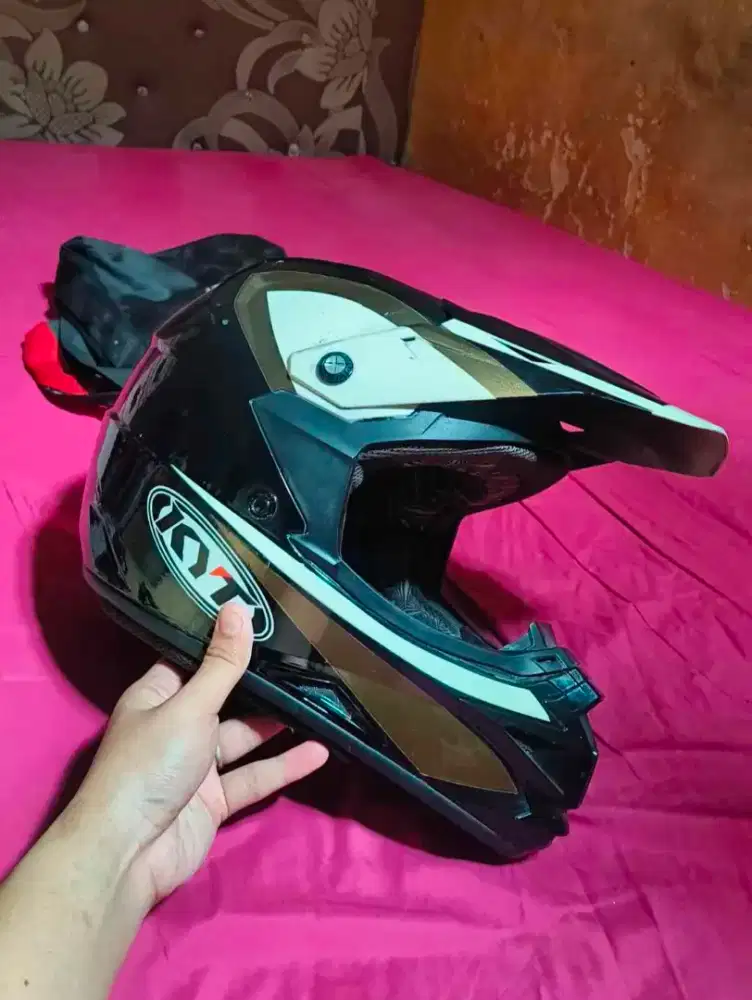 Helm Bekas KYT repaint +Google(Kacamata trail)