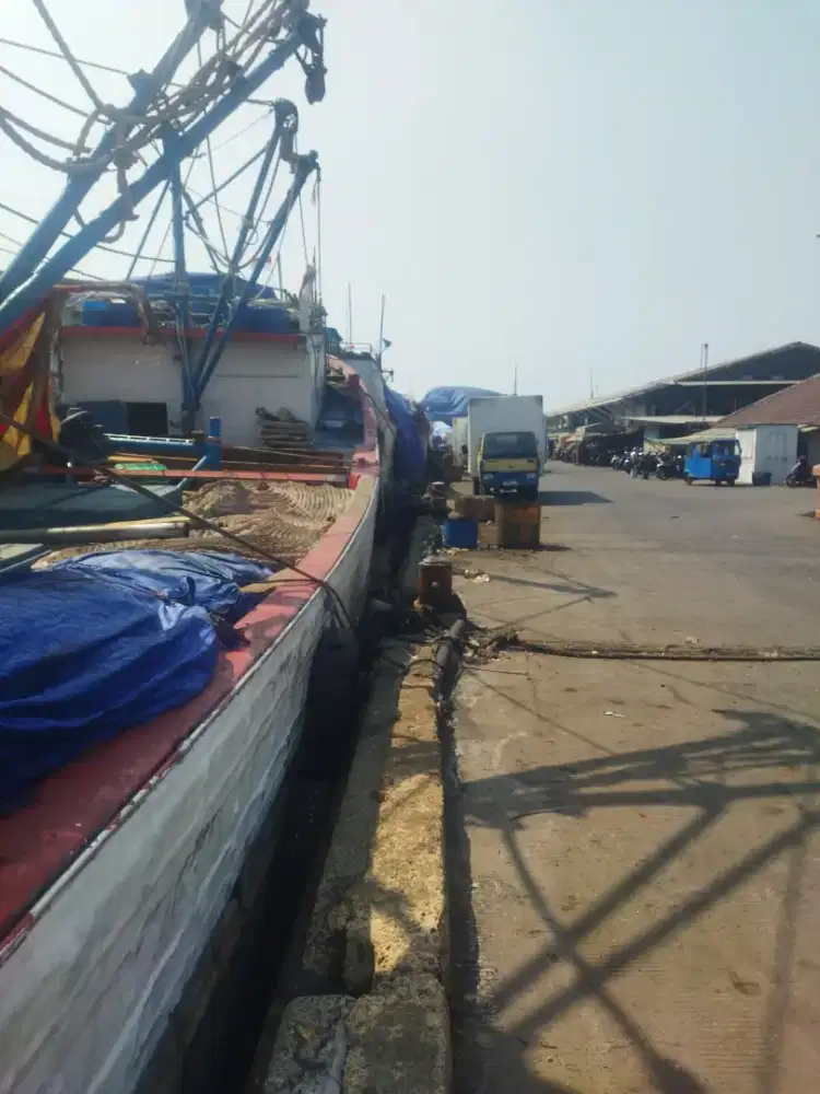 ABK kapal cumi pinggiran