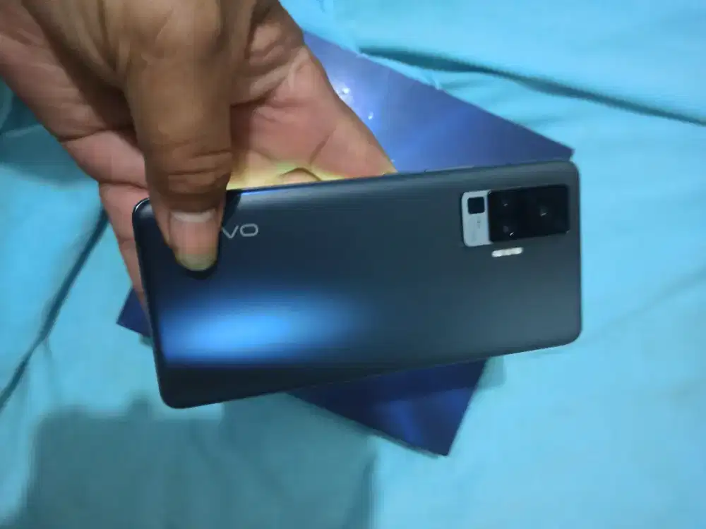 Vivo x50 pro 5G internalnya 256 GB garis saja