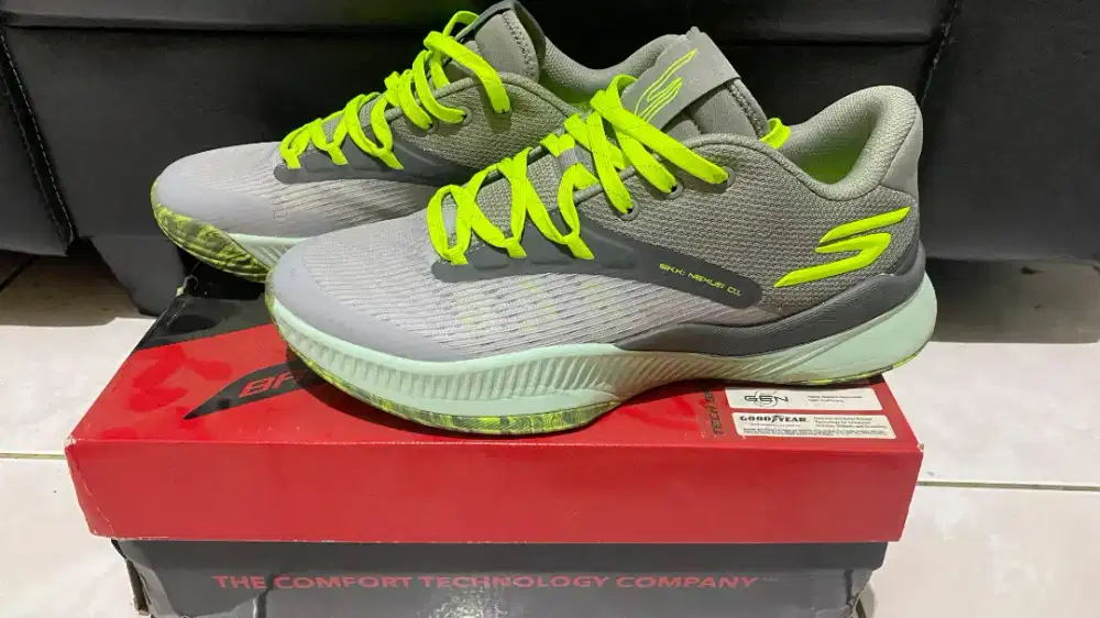 Sepatu skechers