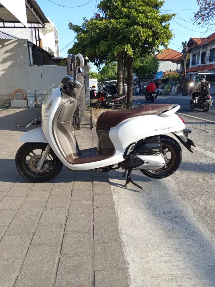 Scoopy 2023 putih Deva motor