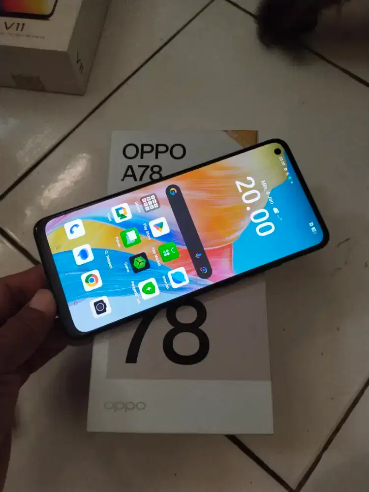 Oppo A78   8+4/256 minus pemakaian aja
