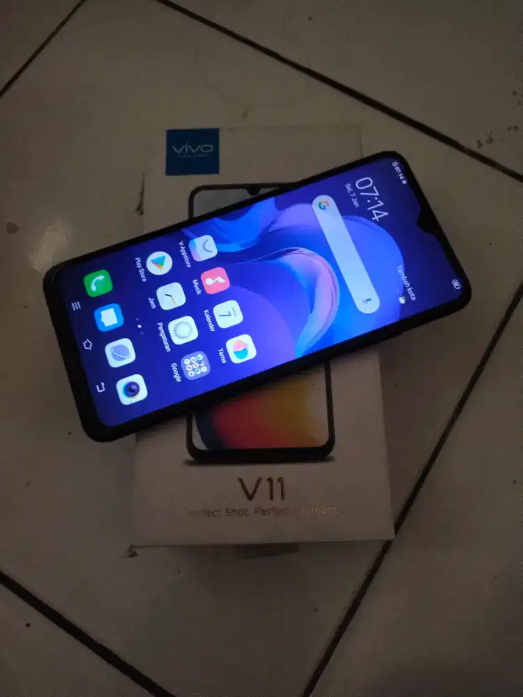 Vivo V11  6/64  minus pemakaian aja Dus HP aja