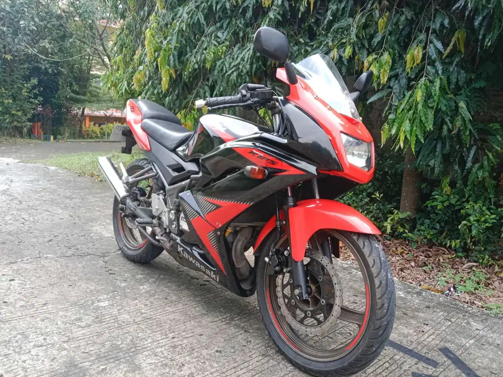 Kawasaki ninja 150 Rr th 2015 tinggal gass