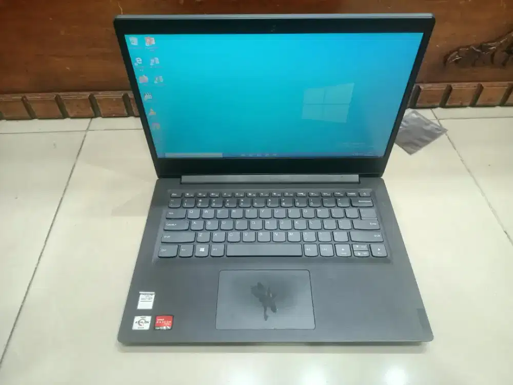 Lactop Lenovo v14-Ada ram 4 SSD M2 NVME 256 normal semua  unit charger