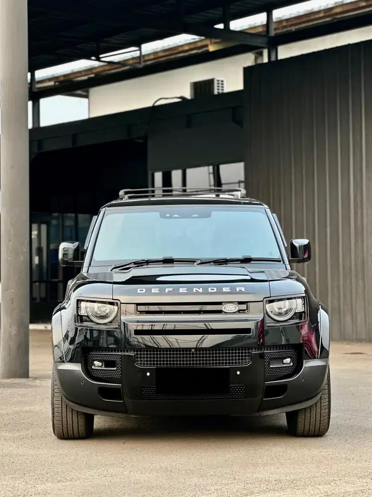 Land rover Defender P110 2.0 SE ATPM