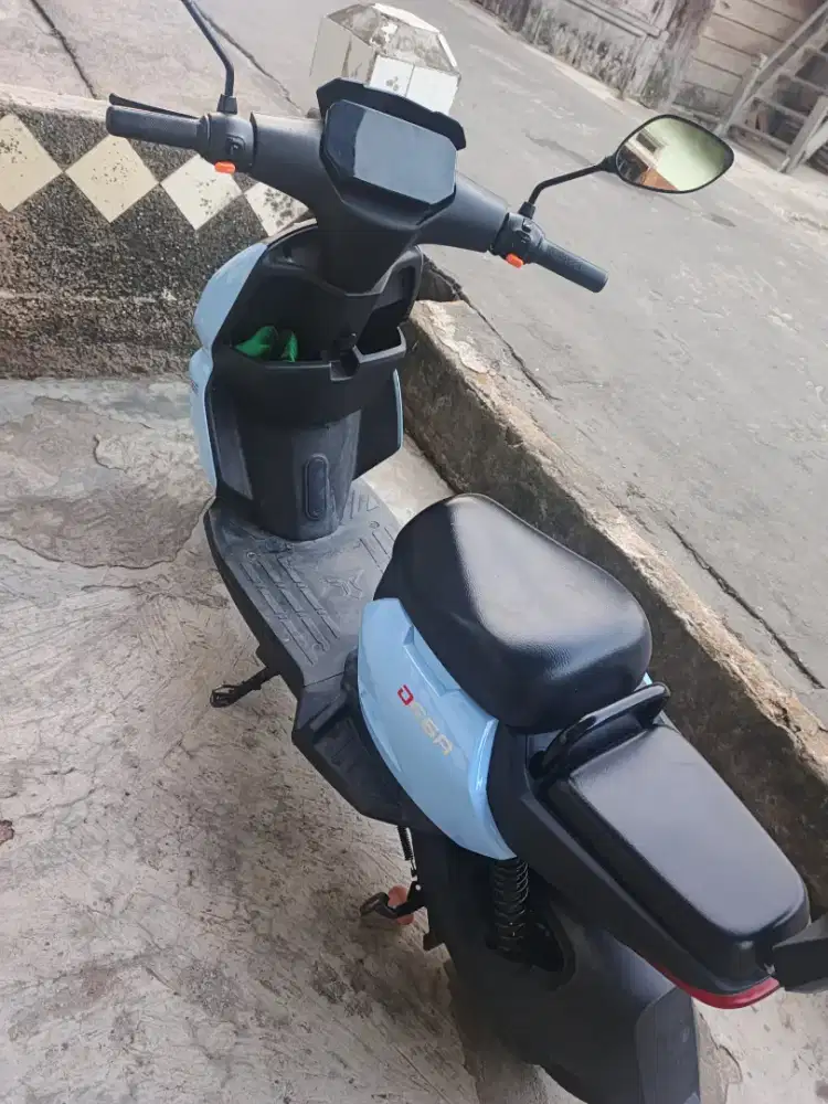 Sepeda motor listrik