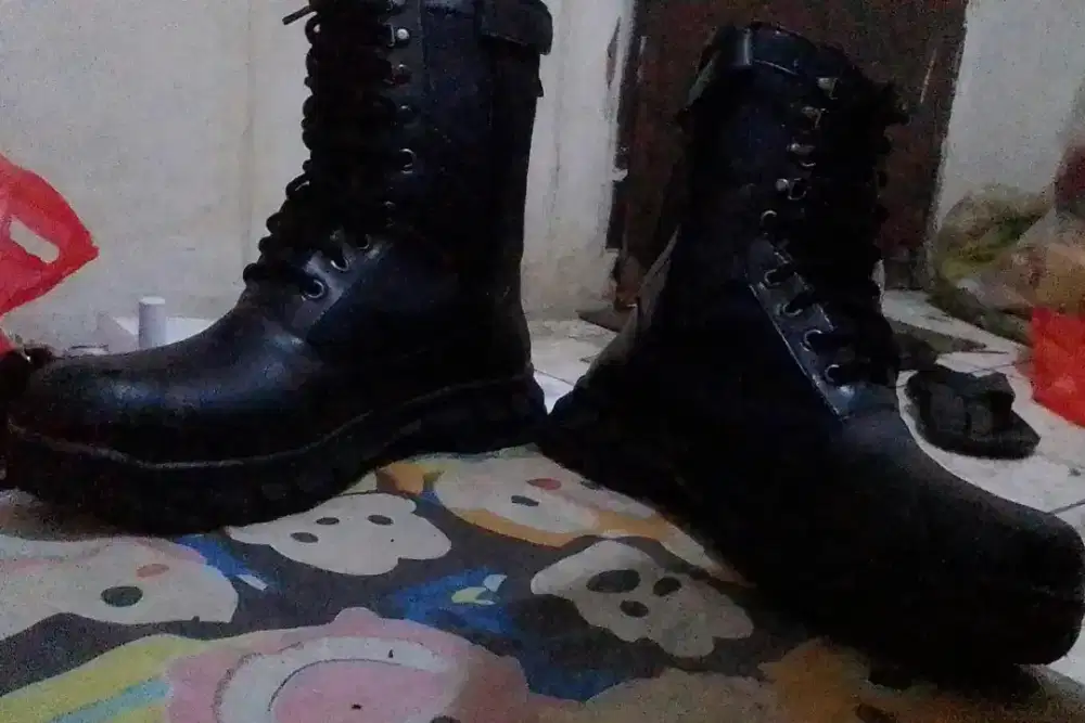 Dijual sepatu kulit second/bekas,kondisi masih 90%