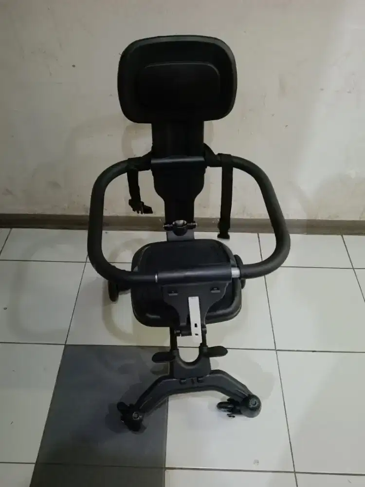 Dijual Stroller anak simple aman dan praktis pastinya.