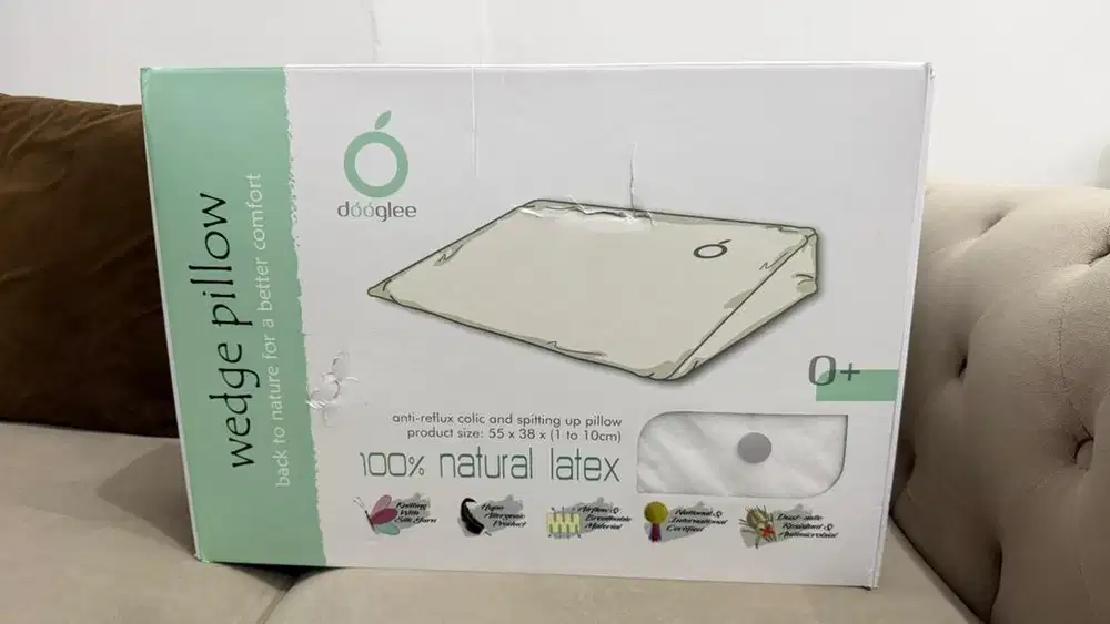 Doogle wedge pillow