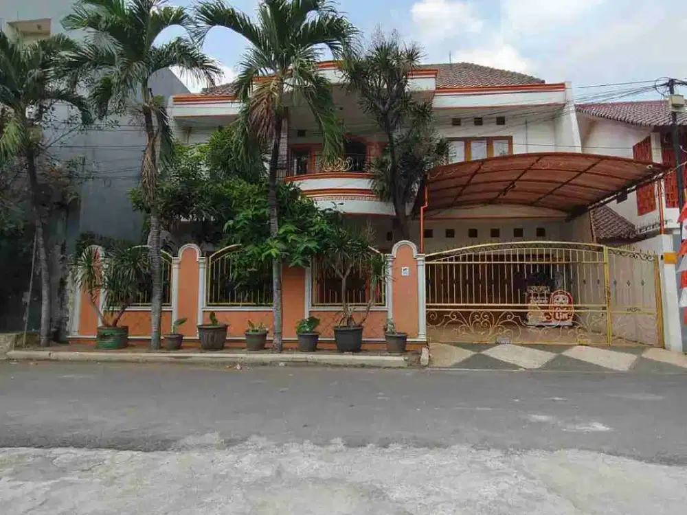 rumah second kokoh dan bagus dalam komplek Kav DKI Pondok Kelapa Jaktim