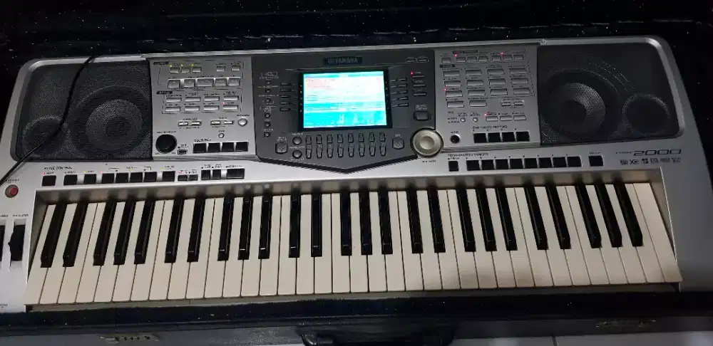 YAMAHA PSR 2000 , mulus , normal , minus lcd bergaris