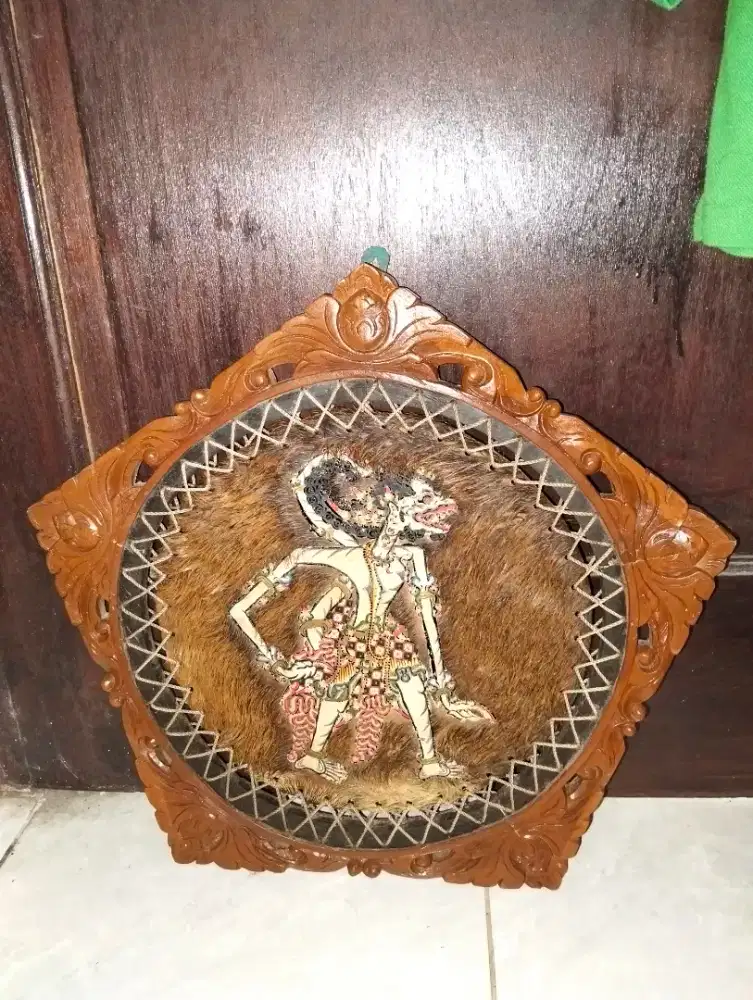Pajangan wayang kulit hanoman