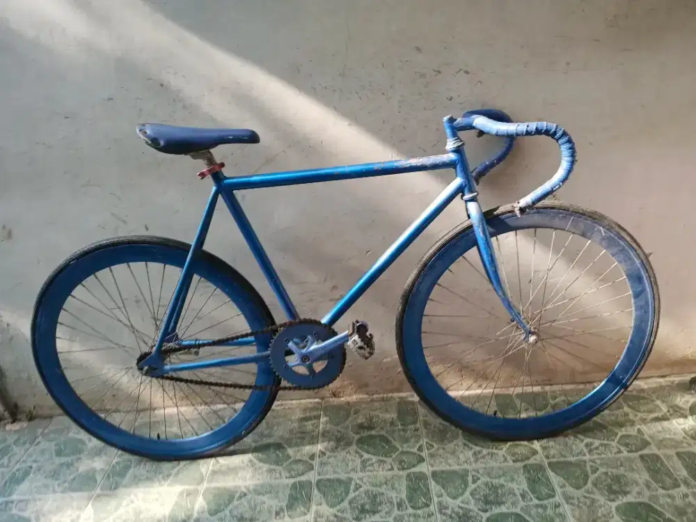 Fixie terpedo size 20 siap goes. Ttambah speda bisa jg