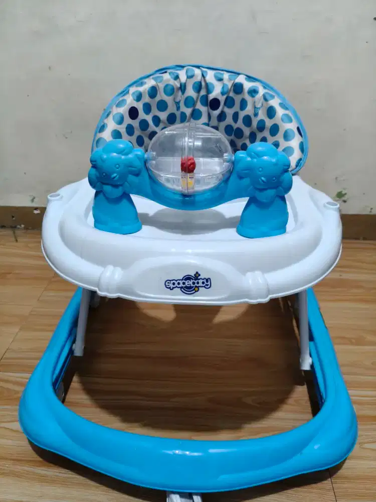 Baby walker spacebaby