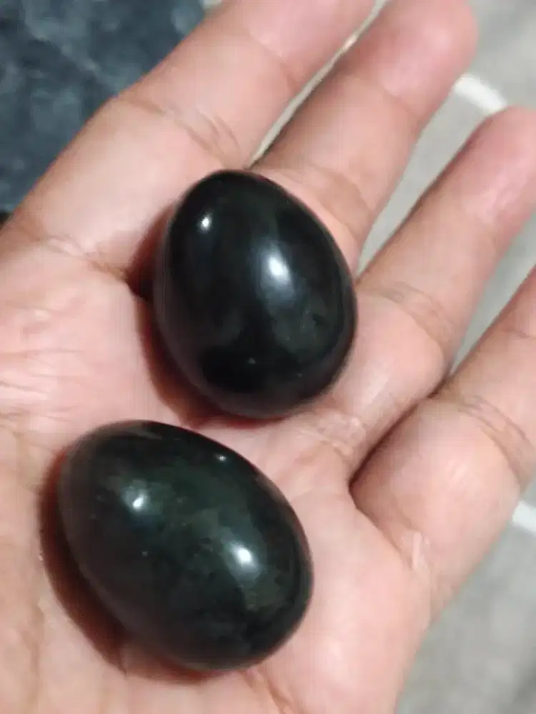 Jual batu kembar black jade untuk  pijat muka wajah dll