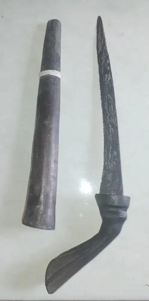 Badik pusaka sepuh kuno