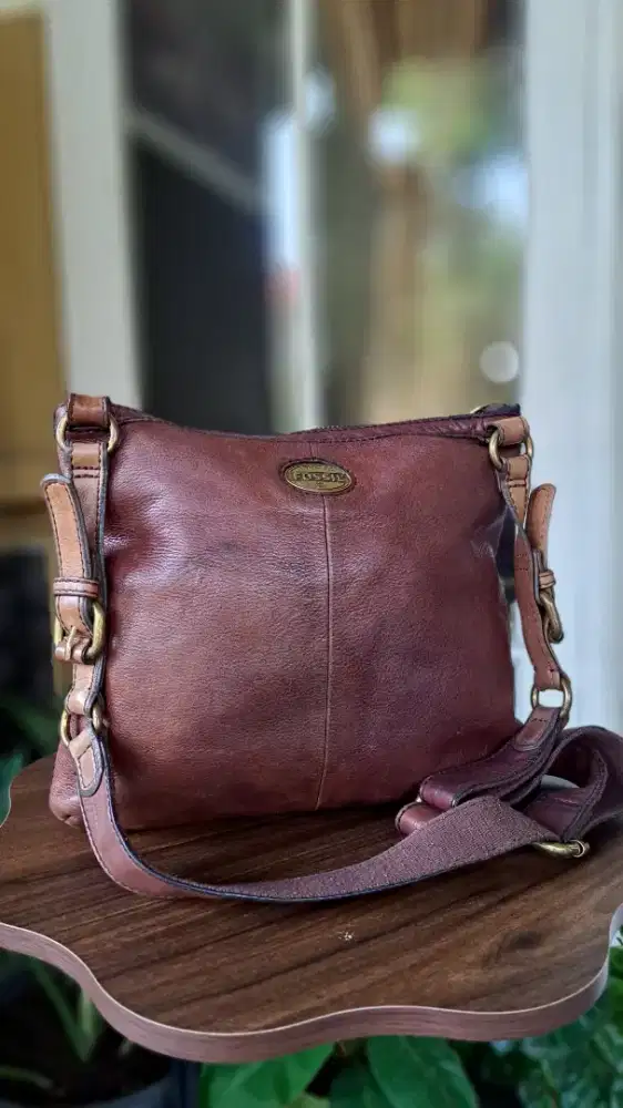 Slingbag brand Fosill original