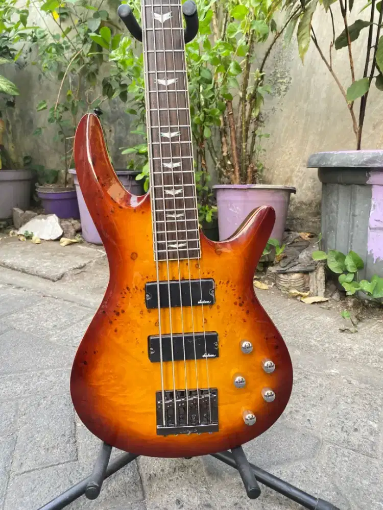 Bass schecter 5string sunbrust aktif preamp